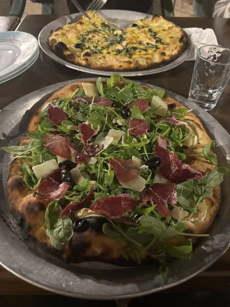 Julien LEONARDELLI_Pizzanotte_Calenzana_review