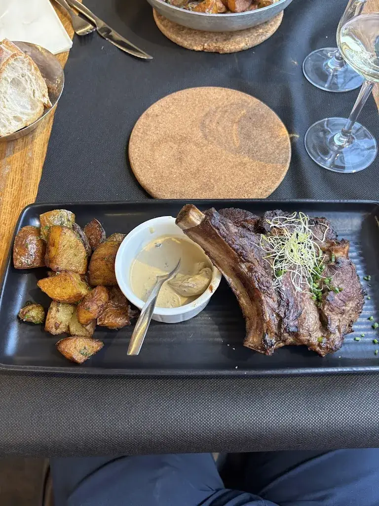 Leesa Schlenker_Casa Corsa_Porto-Vecchio_review