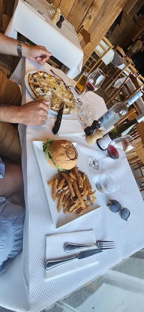 Sarah Crane_Restaurant Pizzeria Le Chalet_CERVIONI_review