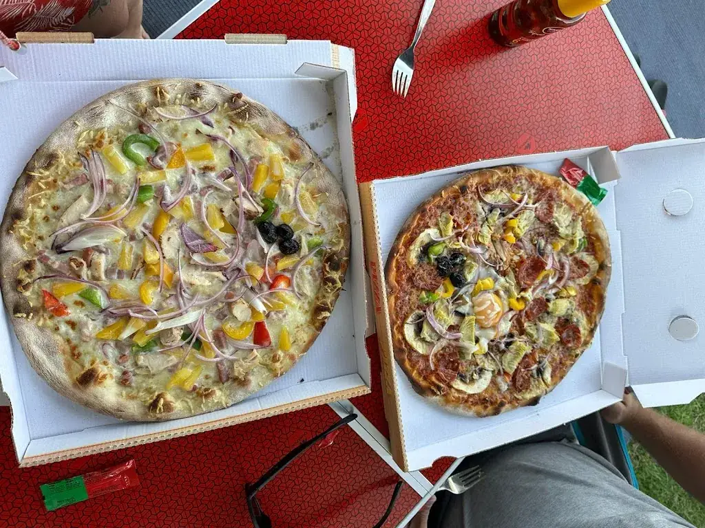 Timo Tobias Janßen_U fornu Pizzeria Prunete_Cervione_recensione