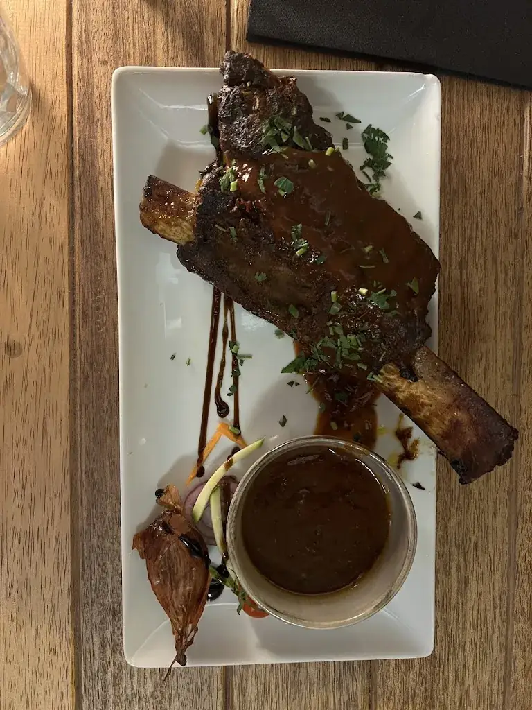 Valeriia Parfenyuk_Sur la Braise_Ajaccio_review