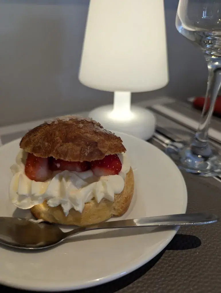 Alice LBN_Hôtel Restaurant Les Copains_Ambert_review