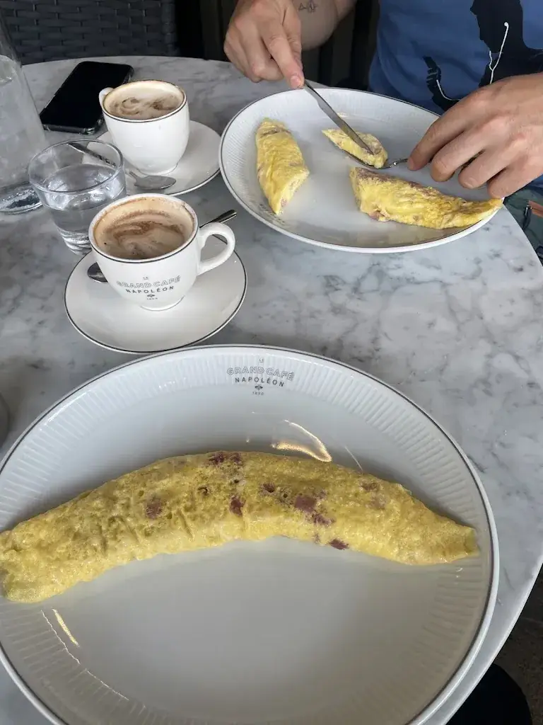 Amalia Nicola_Le Grand Café Napoléon_Ajaccio_review