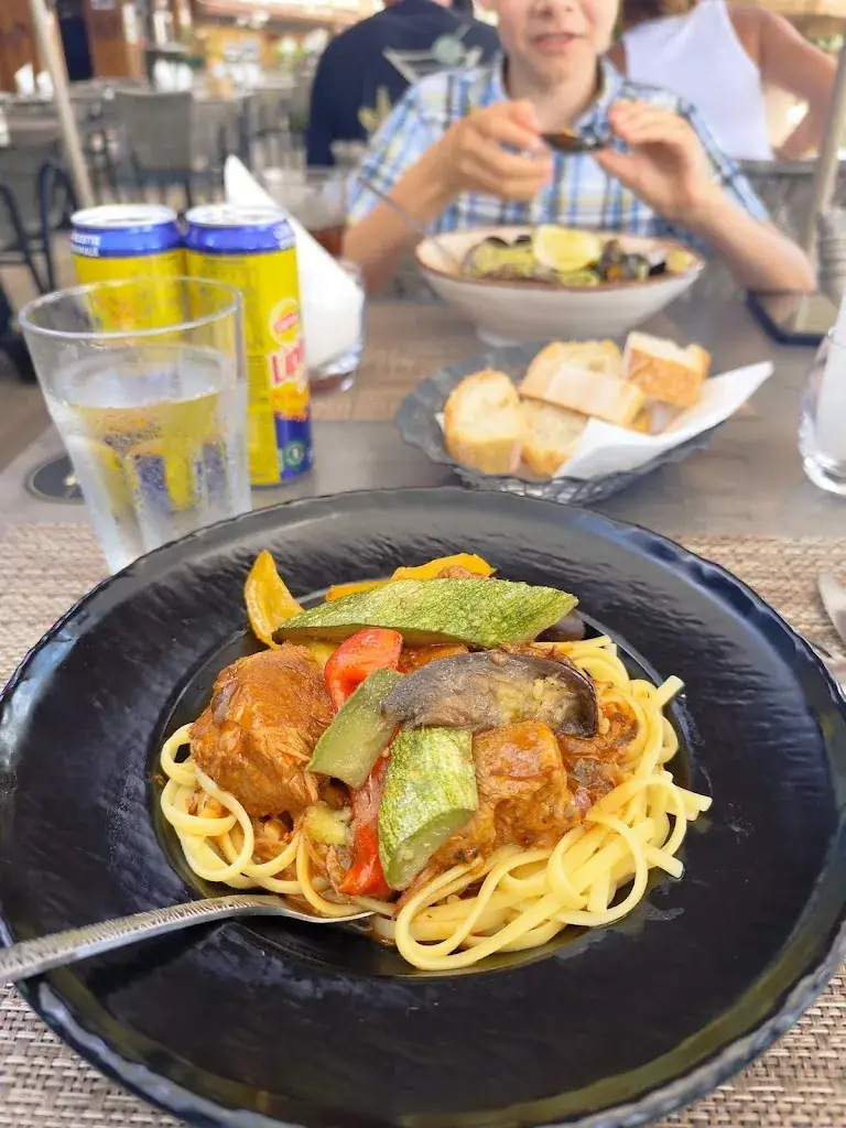 Renata Derychova_U Rasaghiu_Cargèse_review