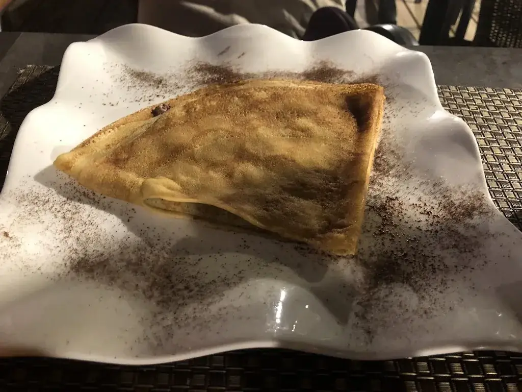 Lila Nazef_U Rasaghiu_Cargèse_review