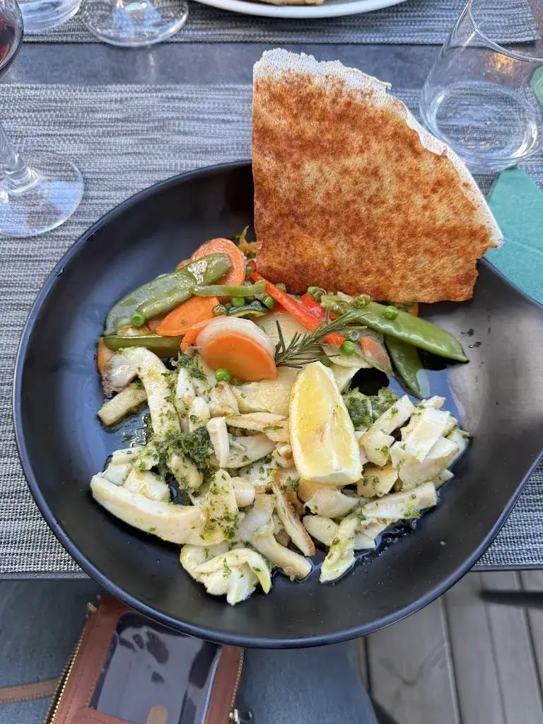 Tahira Ashruf_Le20130_Cargèse_review