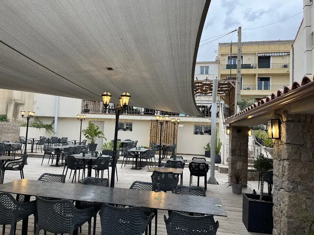 Le20130 restaurant in Cargèse