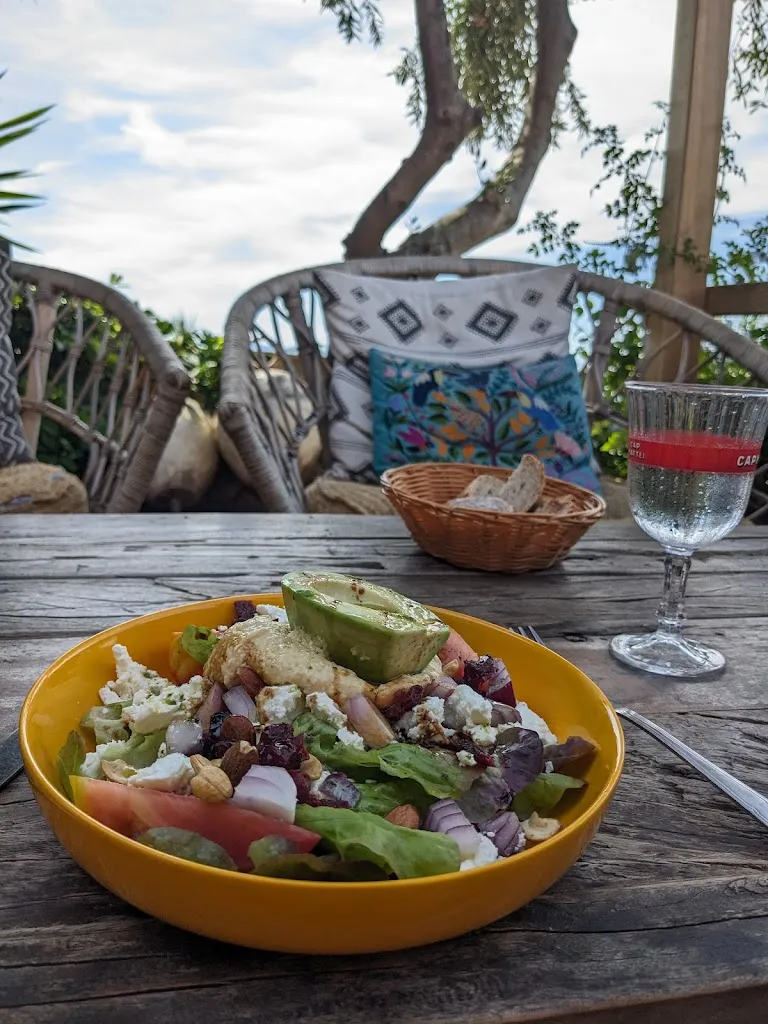 Nick Peddle_Café Le Yuka_Cargèse_review