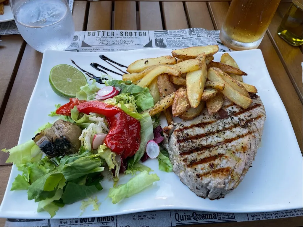 Flurin Lanz_A Cantina_Cargèse_review