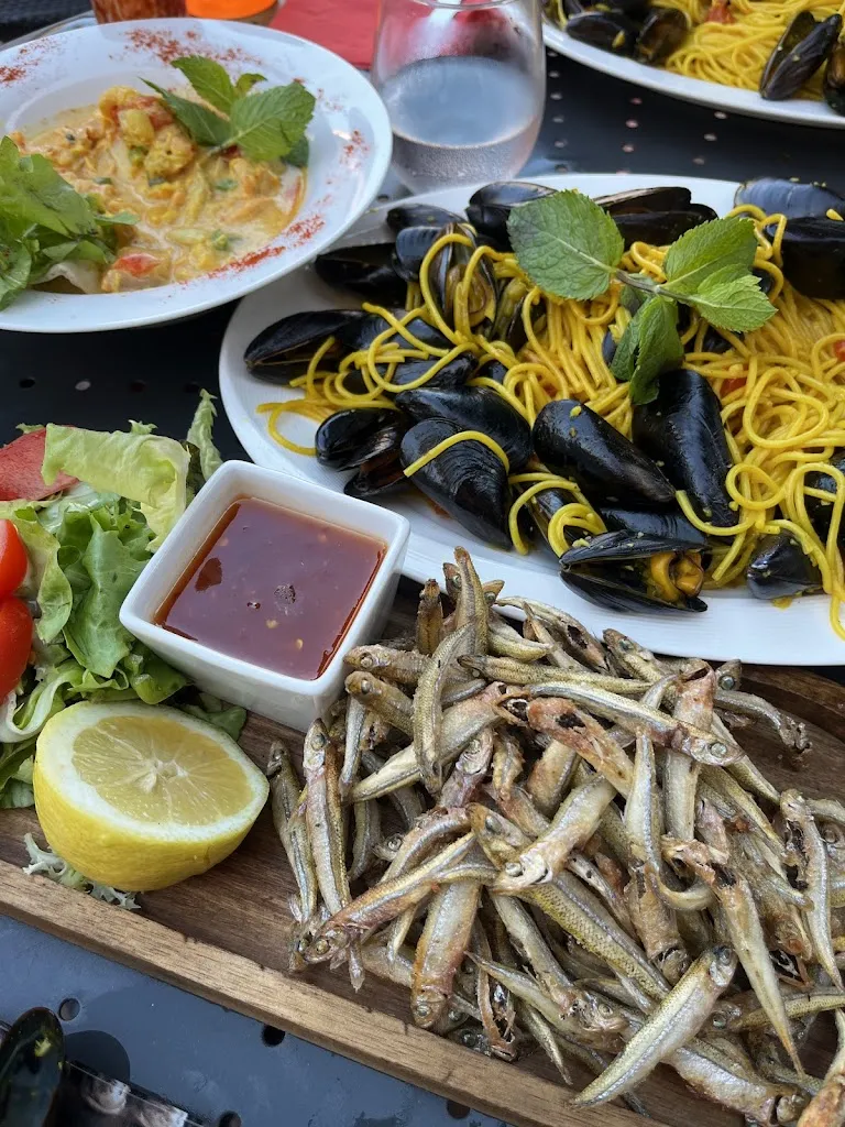 Chonchanok Buathongjan_A Cantina_Cargèse_review