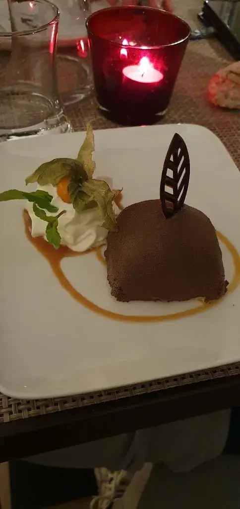 Estelle Malonda Brun_L'Expression_Chabeuil_review