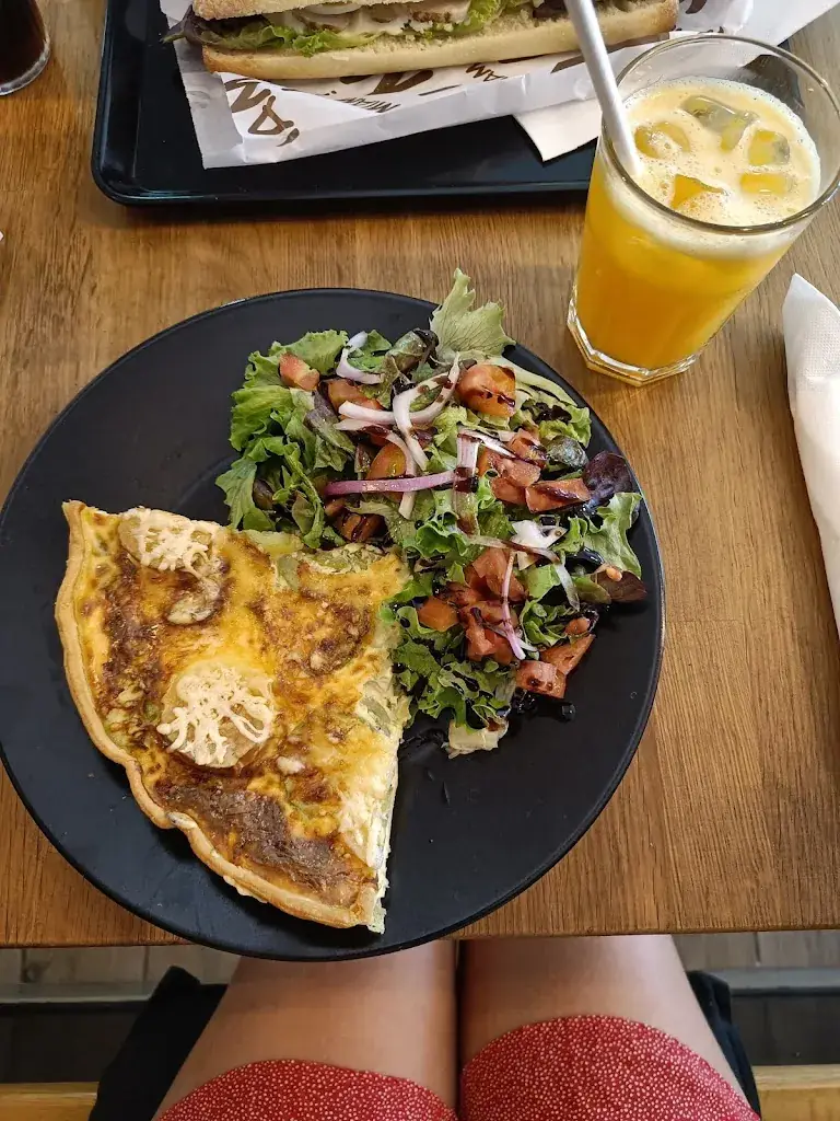 Kat Benninger_O P'TIT EN K_Cargèse_review