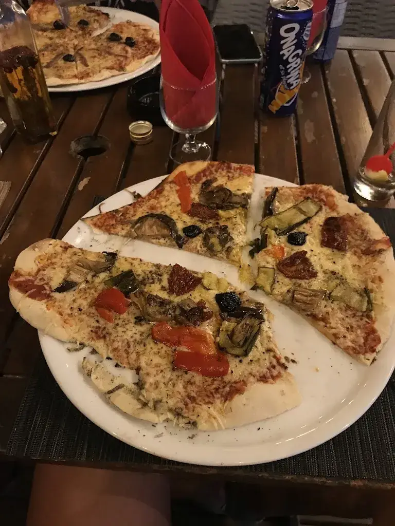 Miguel Tahoces_Paillote Laetitia_Cargèse_review