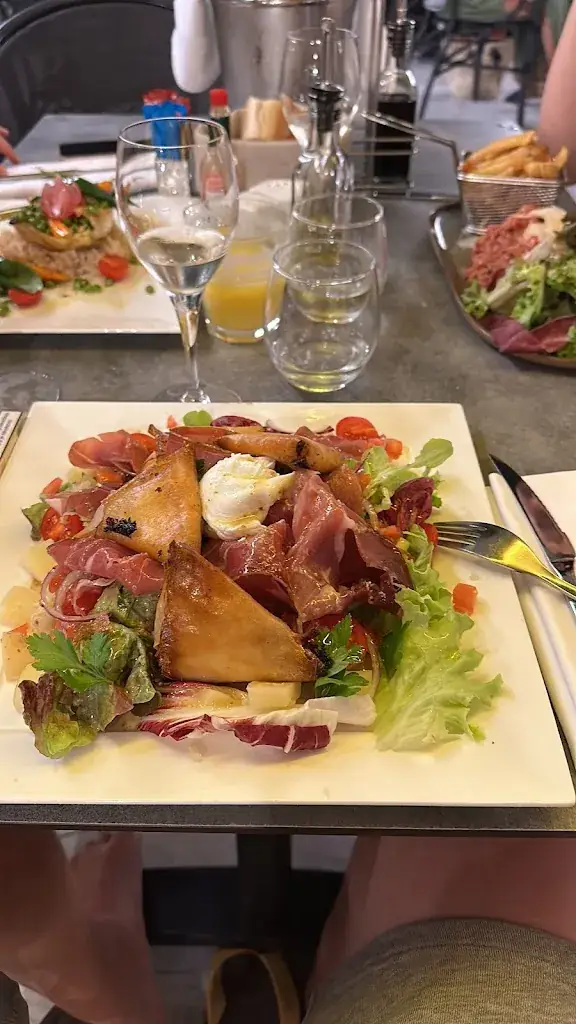 Marian Molnar_Le Rialto_Albitreccia_review