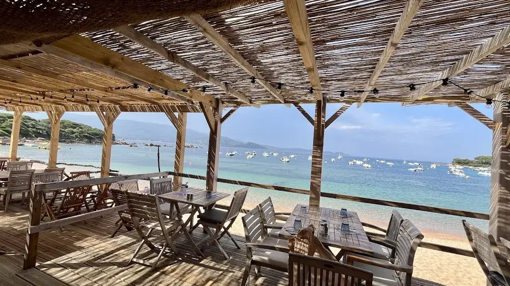 Paillote Casa Médea restaurant in Pietrosella