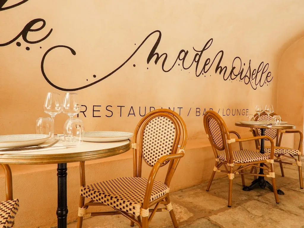 Restaurant Le Mademoiselle_Bastia_slider_image_1