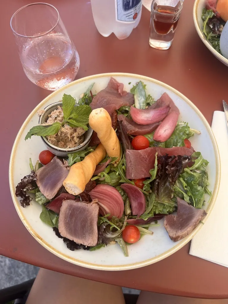 Zarah Lotta_Le Petit Vincent_Bastia_review