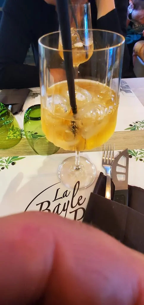 J.M. B_La Bayle_Entrelacs_review