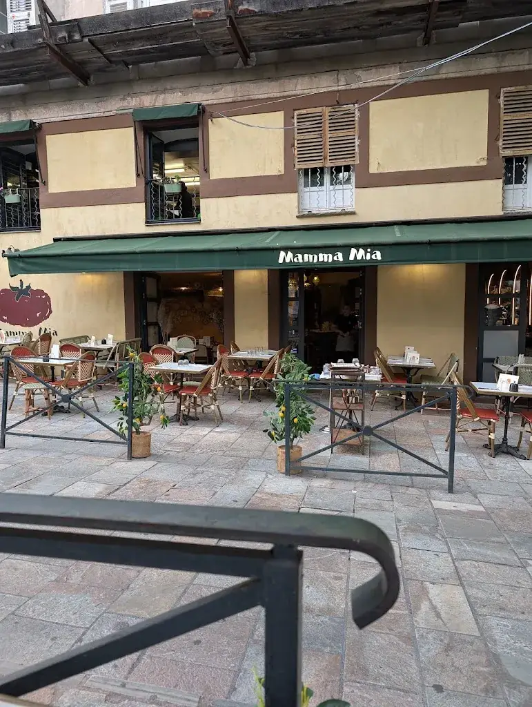 Emyr Foxhall_Restaurant Mammamia trattoria_Bastia_recensione