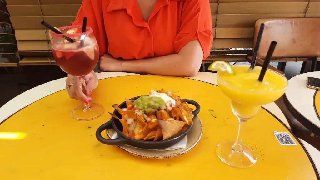 Noeli Kamba_Café WHA!_Bastia_review