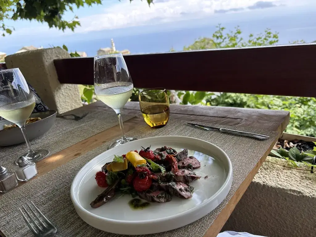 Daniel Bornkamp_Restaurant la corniche_San-Martino-di-Lota_review