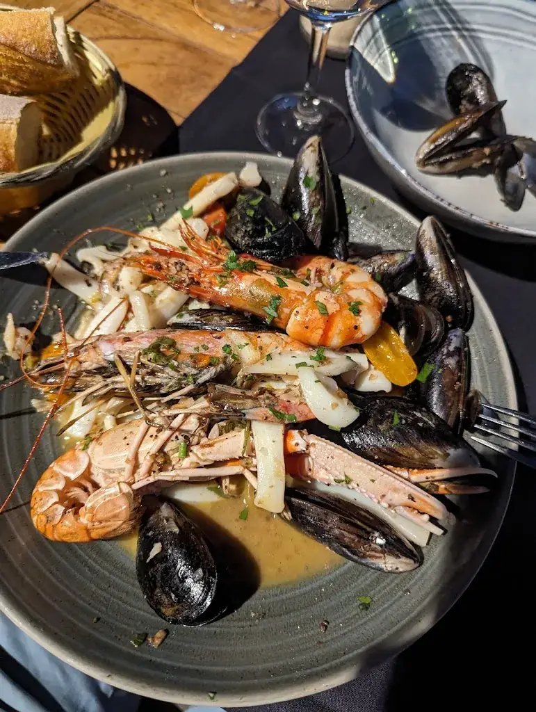 Timo Cawelius_Bar de la Plage_Furiani_review