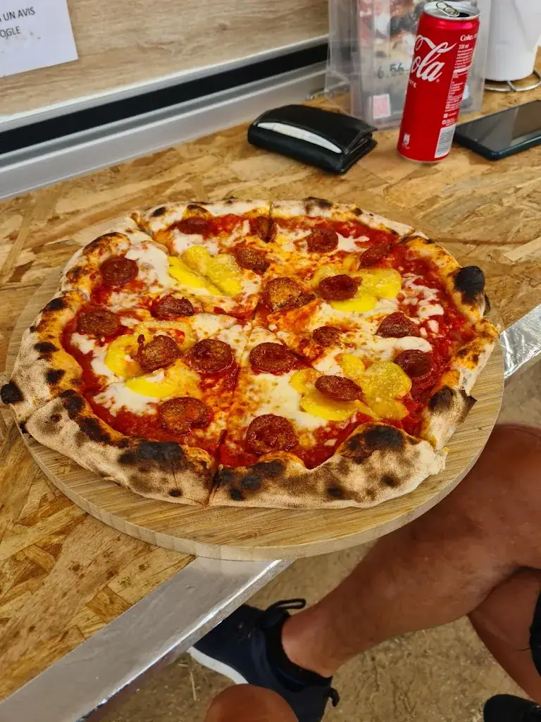 Ingrid Schwarzbach_VITA MIA PIZZA_Biguglia_review