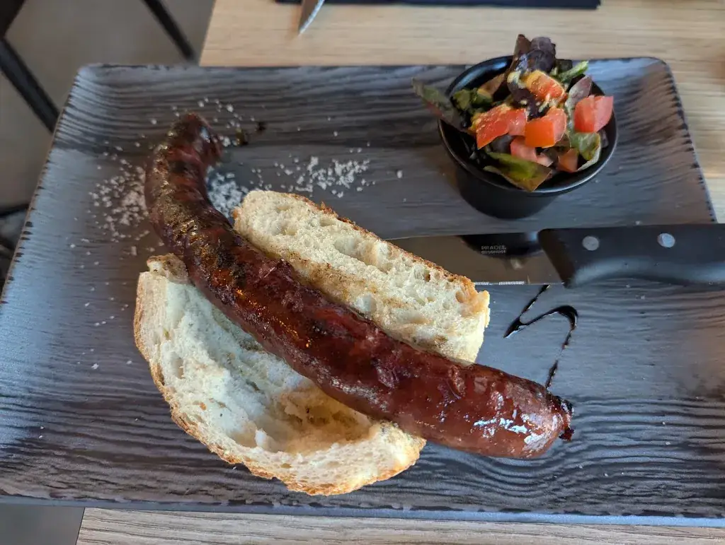 Jeremie Le Hen_La Rivière des Vins_Corte_review