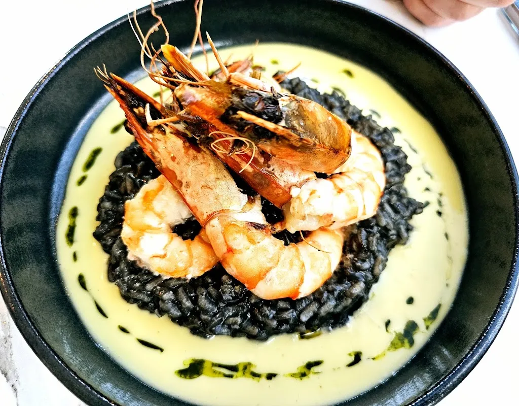 AURAVEL NISMAL_Restaurant GAIUM_Gex_review