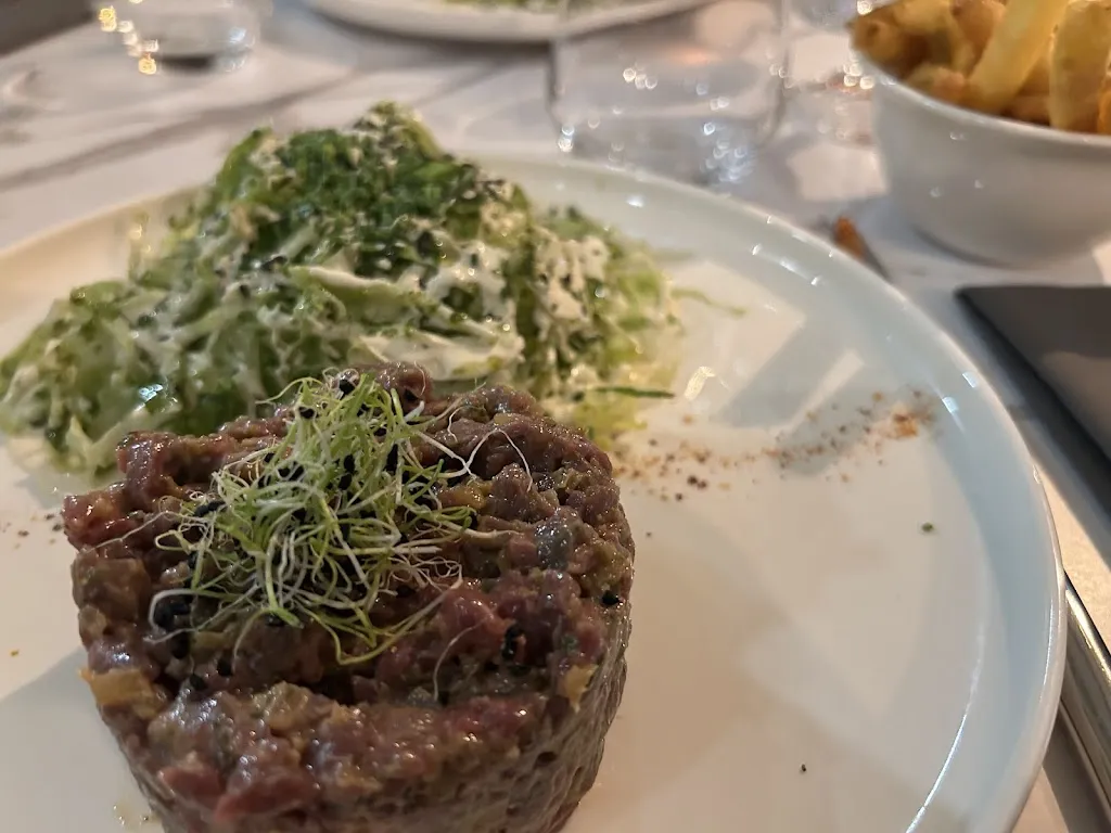 Alexander Sultan-Khan_Restaurant GAIUM_Gex_review