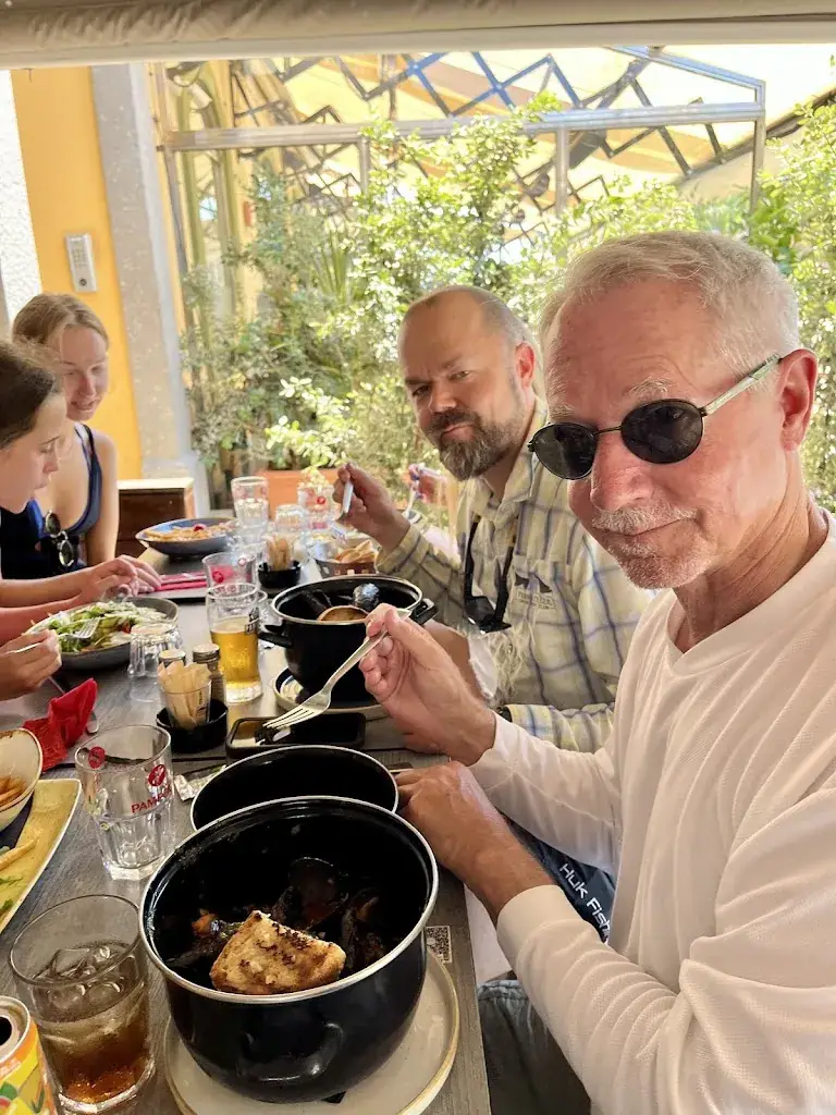 Chris Detzi_Café des Sports_Morosaglia_review