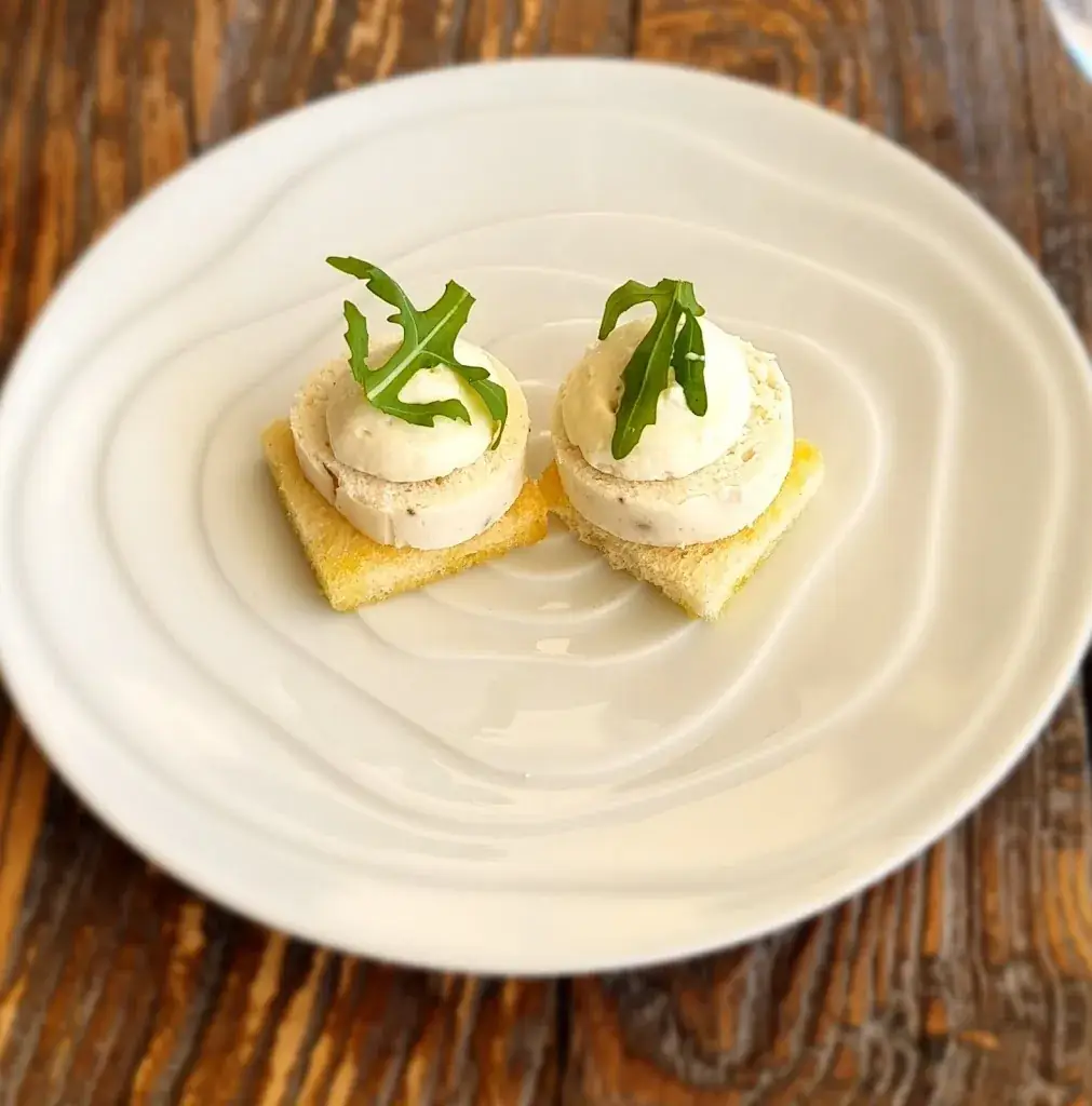 T Larinsberg_Via Marine Le Resto_Calvi_review