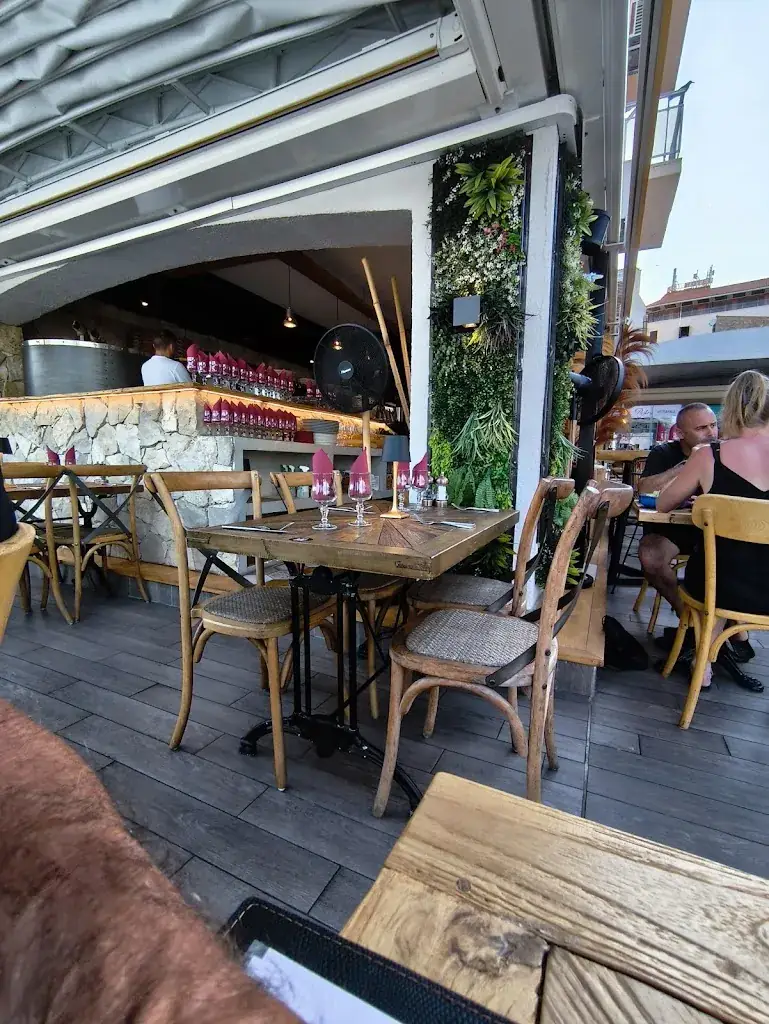 Via Marine Le Resto restaurant in Calvi