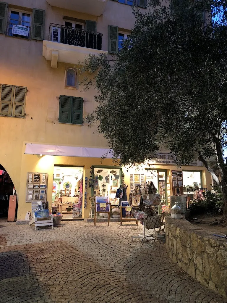 Mona Baechler_La Voglia Di_Calvi_review