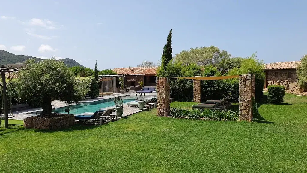 Domaine Pozzo di Mastri_Figari_slider_image_2