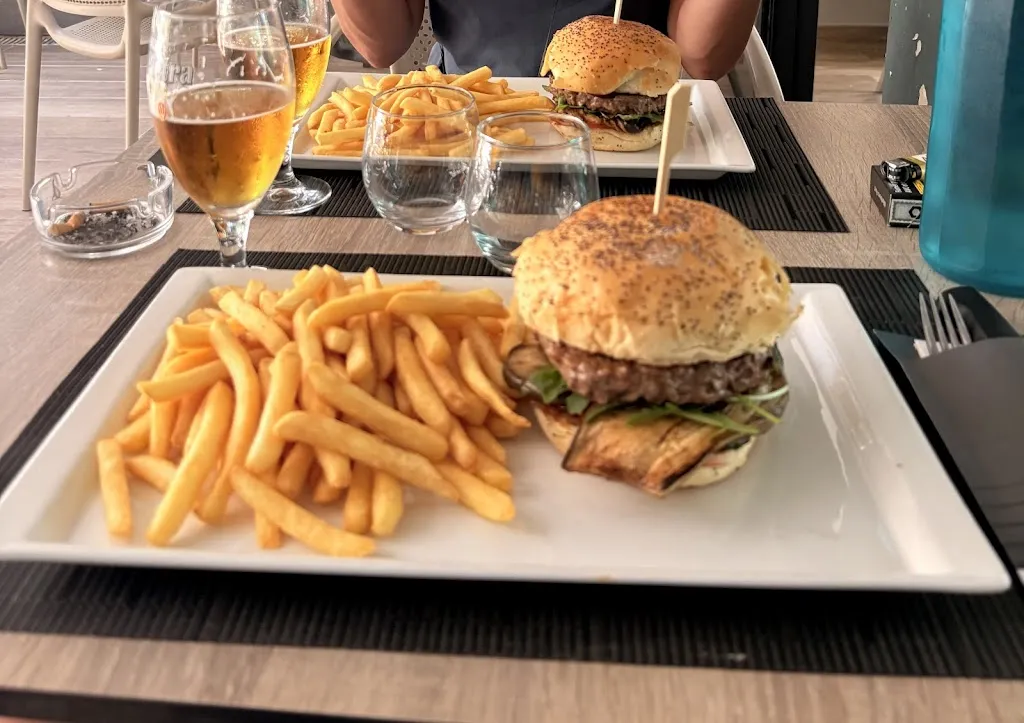 Judith Curtit_Restaurant Pizzeria Le Damier_Pianottoli-Caldarello_review