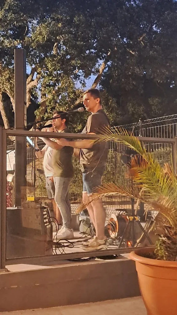 Anne LuHa26_Restaurant Pizzeria Le Damier_Pianottoli-Caldarello_review