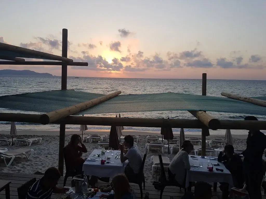 Noel Hunwick_Restaurant Le Pain de Sucre_Lumio_review