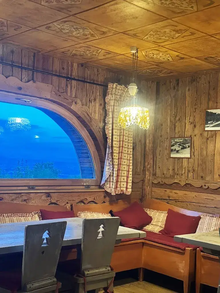 Viola Marqeni_Le Refuge de Florimont_Gex_review