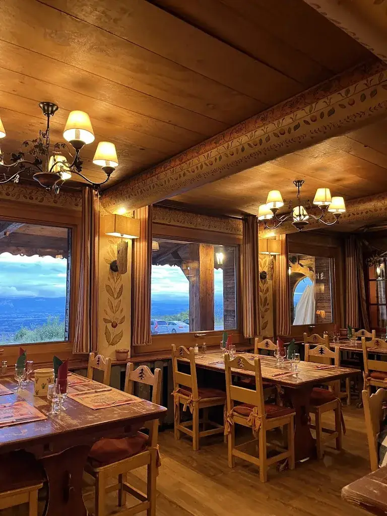 Francois Viquesnel_Le Refuge de Florimont_Gex_review