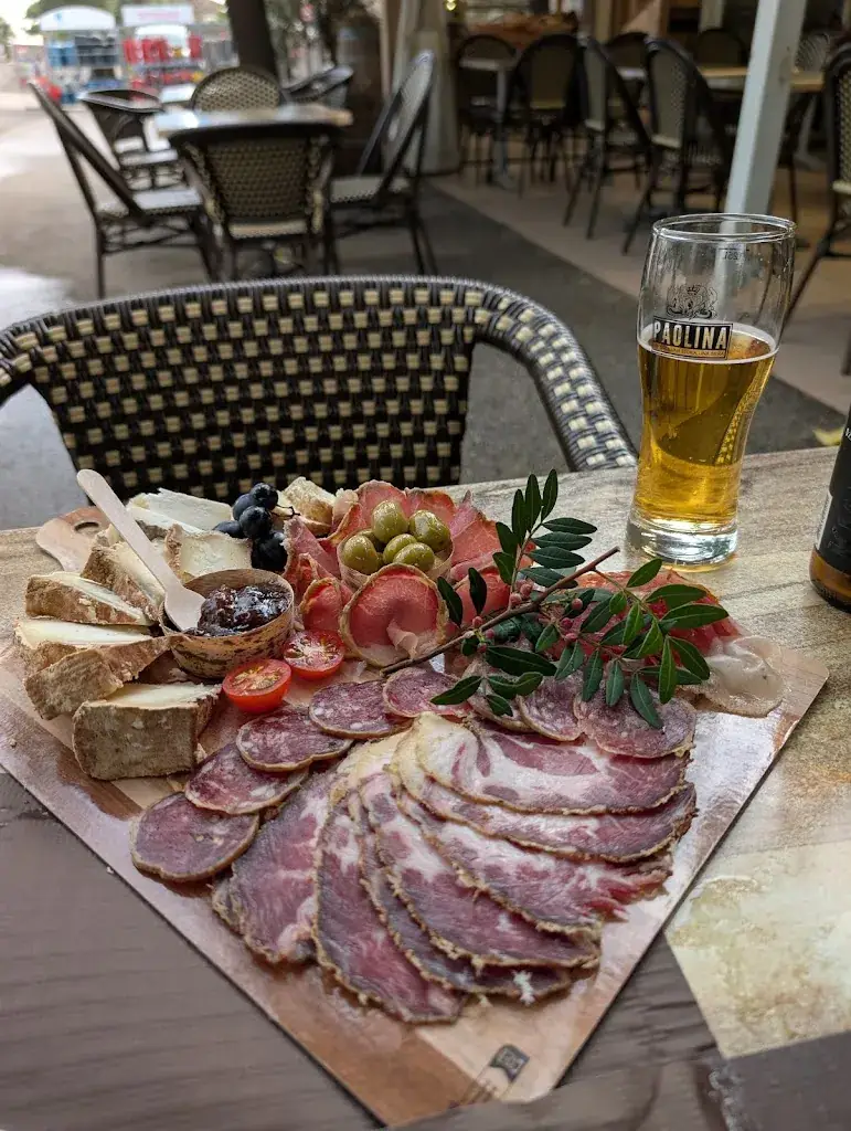 Christian Candela_Honolulu Bar_Peri_reseña