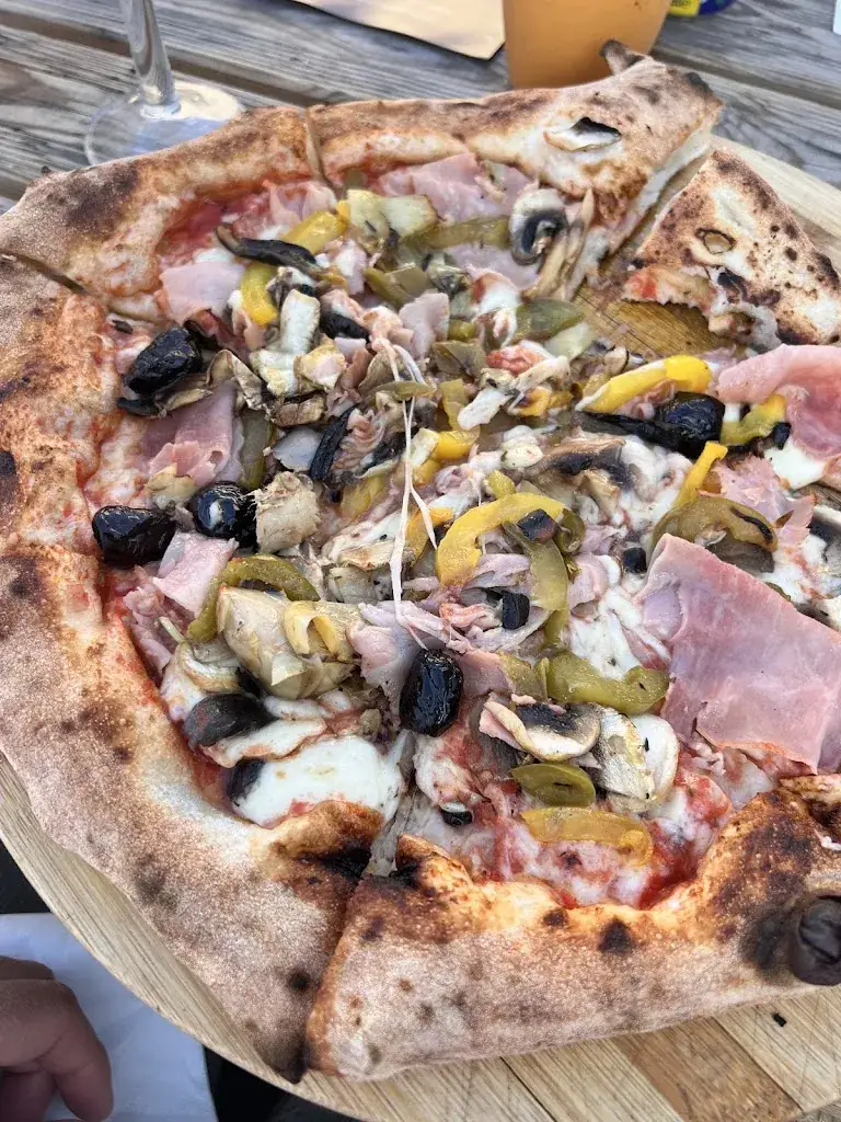 Nathan Davis_Pizzeria a gravona peri_Peri_review