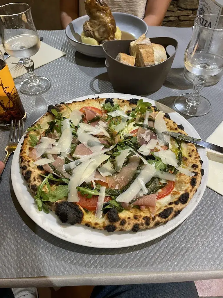 Restaurant La Place_San-Martino-di-Lota_slider_image_2