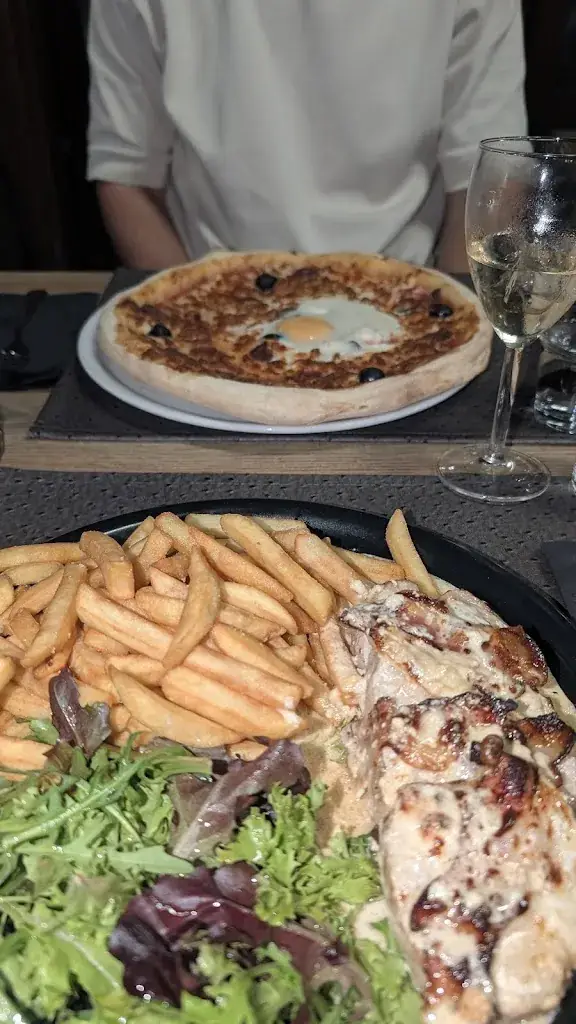 Laurie Rivière_Casa Di Jojo_San-Martino-di-Lota_review