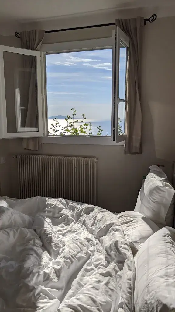 Daniela Telehuz_Hôtel Restaurant la Corniche_San-Martino-di-Lota_review