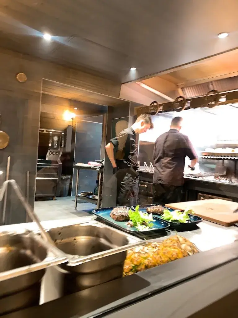 E H_L'Accord Parfait_Divonne-les-Bains_review