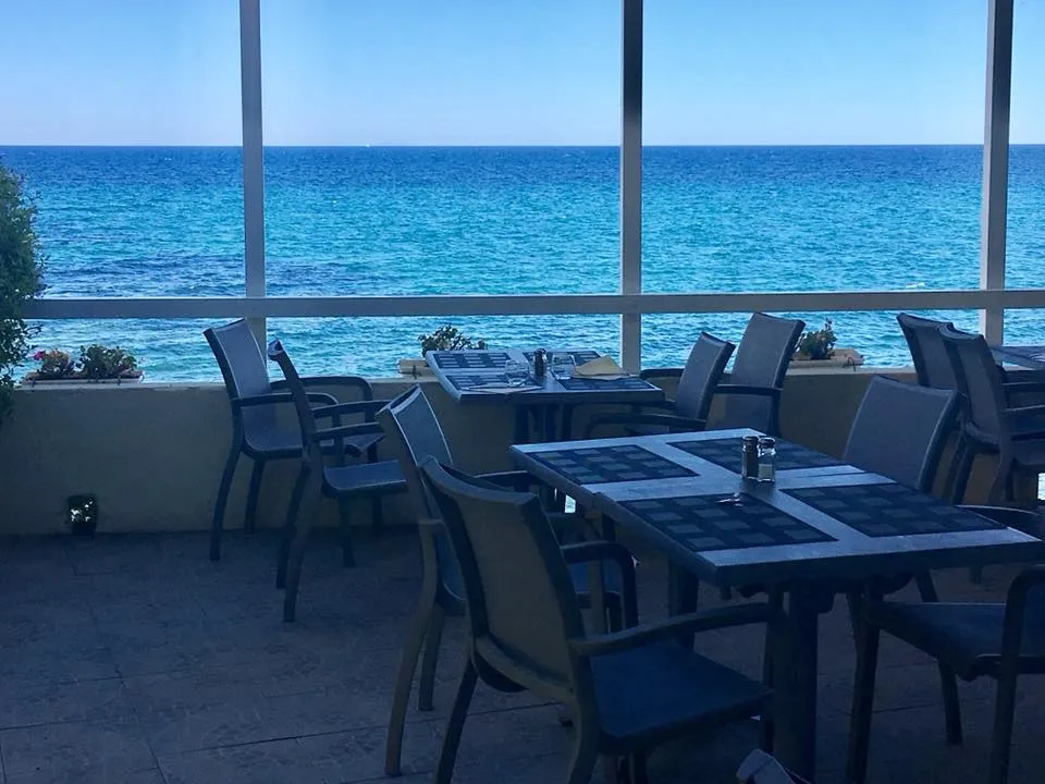 Yolanda Oglesby_Hôtel Restaurant Le Torre Mare_Santa-Maria-di-Lota_avis