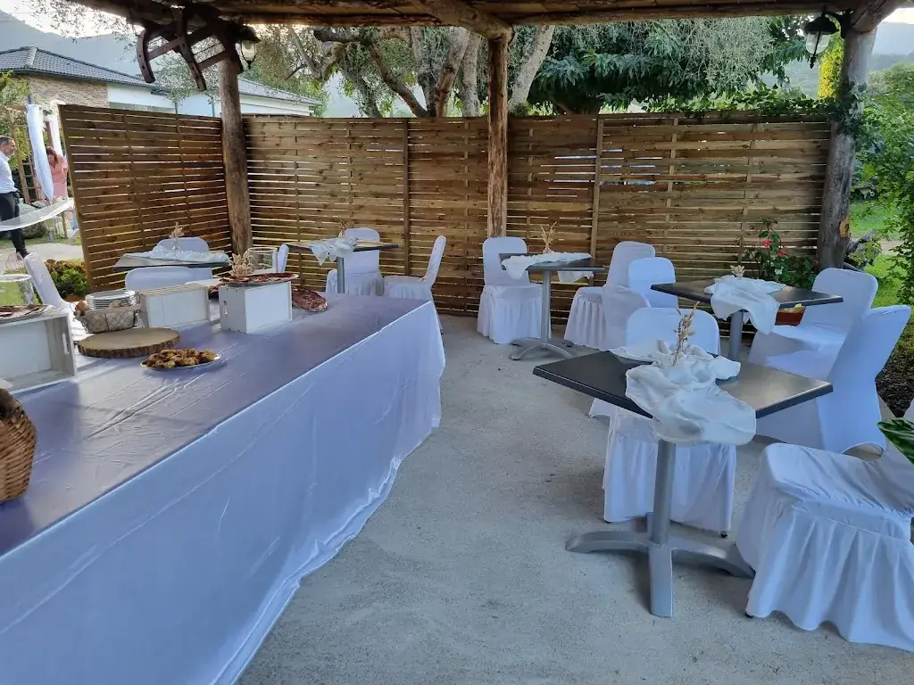 A Stalla Di Paulina restaurante en Santa-Lucia-di-Moriani