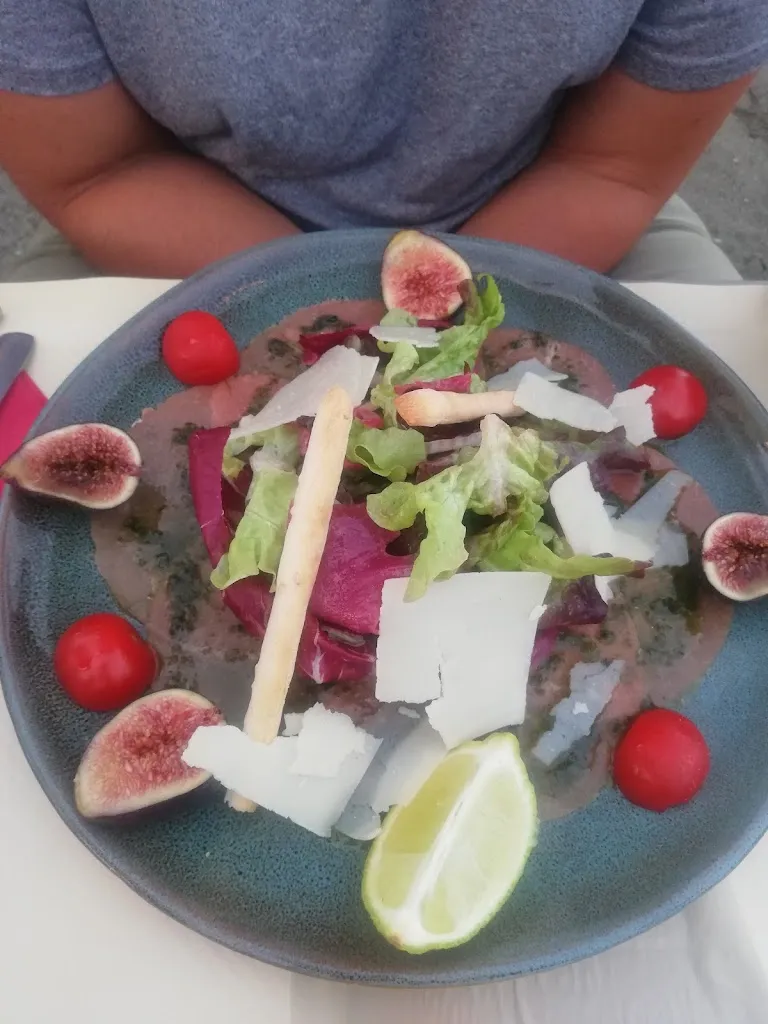 Carmen Fuchs_Paillotte U Punticchiu_Santa-Lucia-di-Moriani_review