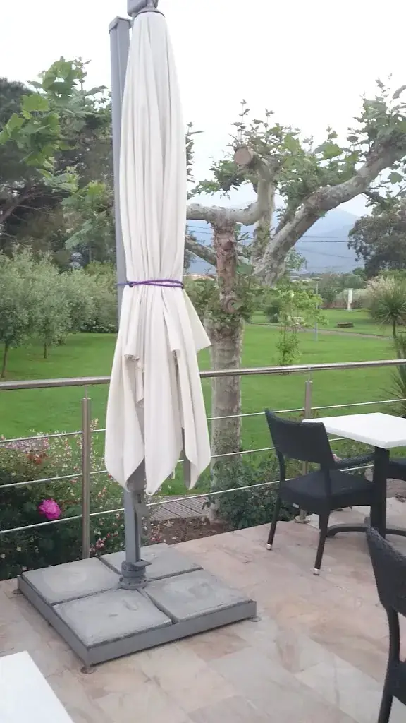 Hôtel Restaurant Spa La Madrague restaurant à Lucciana